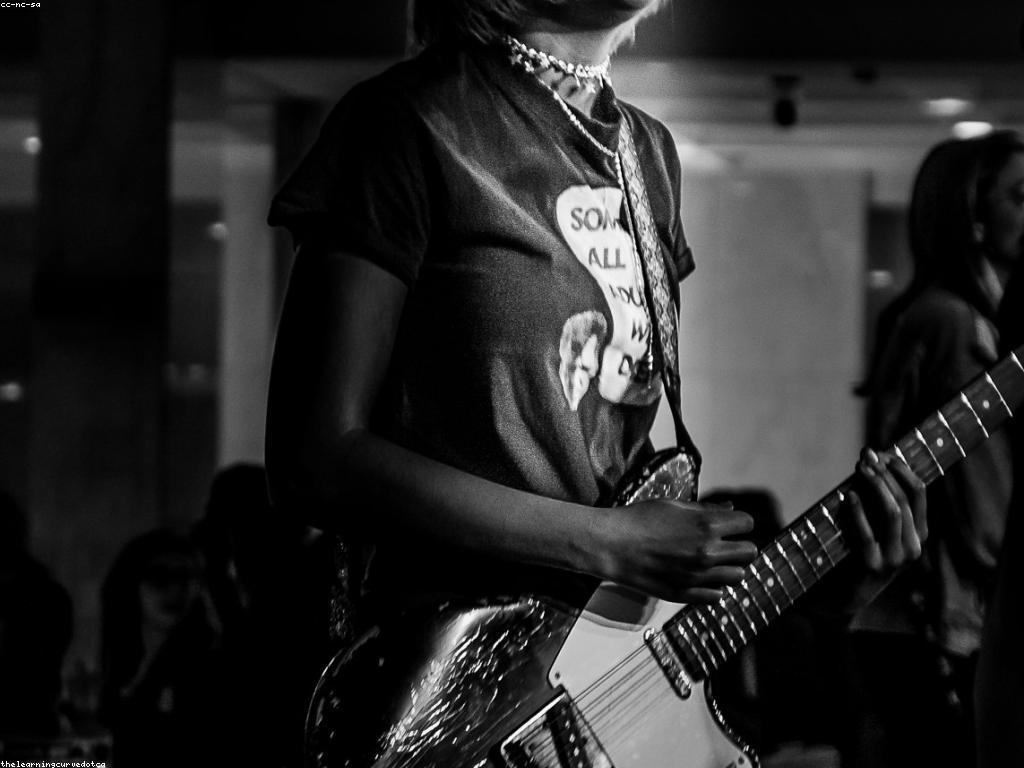 អត្ថប្រយោជន៍នៃការលេងក្នុងទំនាក់ទំនងរវាងមនុស្សពេញវ័យ